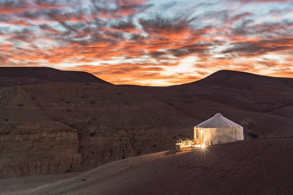 Glamping Bruiloft in Marocco: Yurt glamping in de woestijn